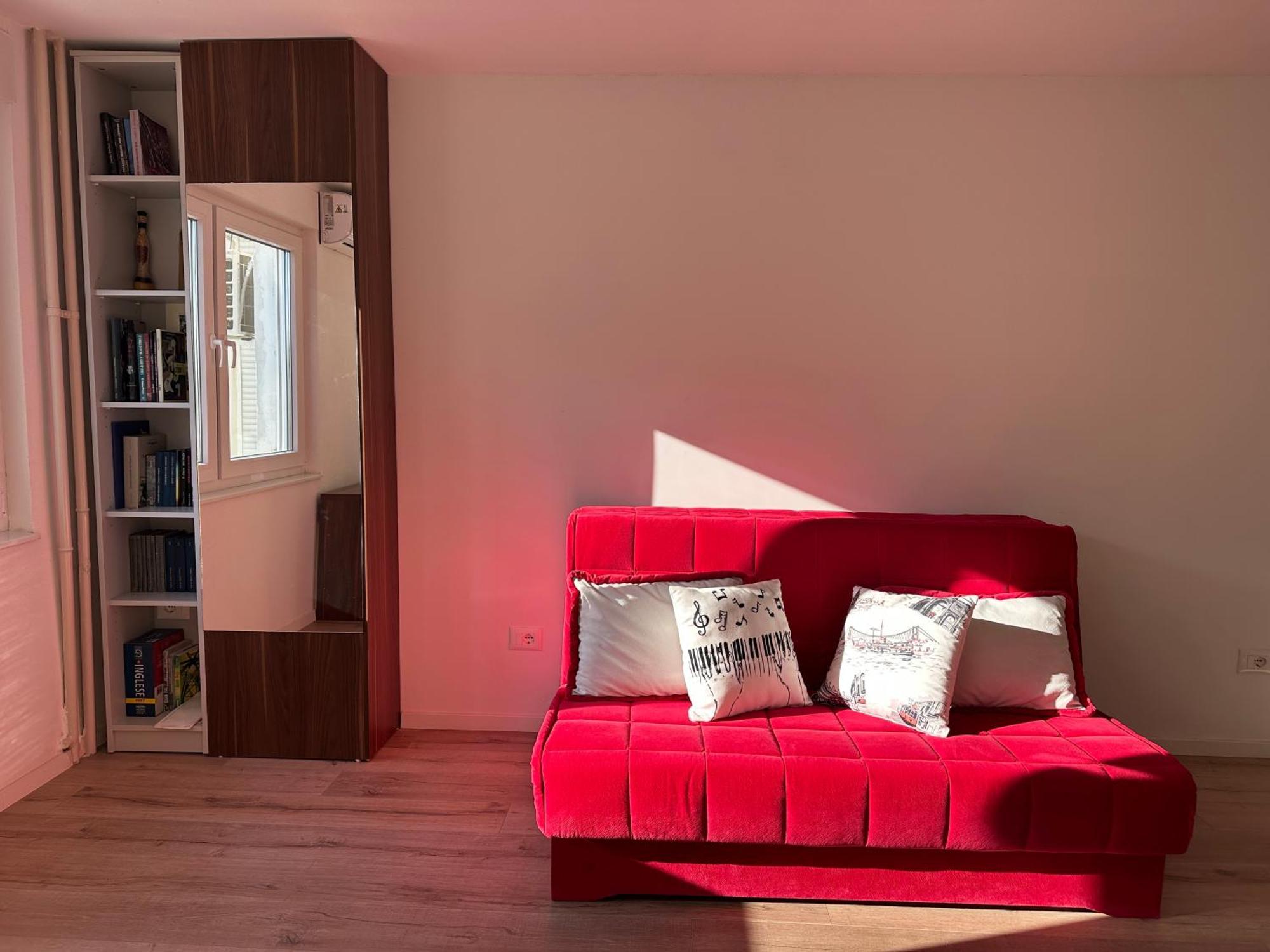 Studio Y Gjakova Luaran gambar