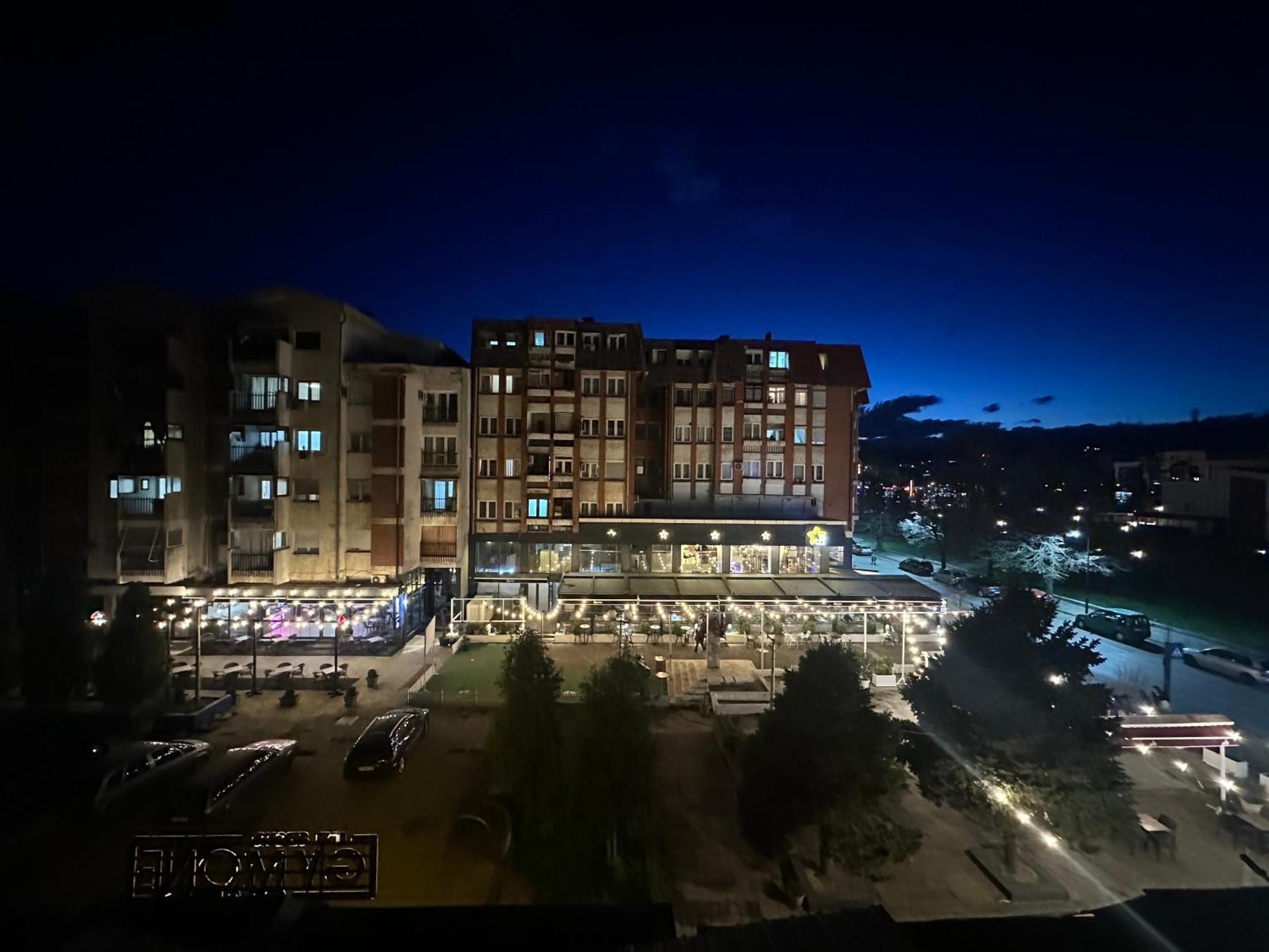 Studio Y Gjakova Luaran gambar